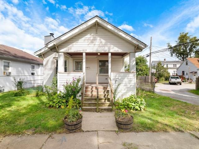 13 W 37th St, Steger, IL 60475