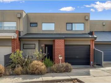 13 Weddell Street, Golden Square Townhouse for rent Listed by.