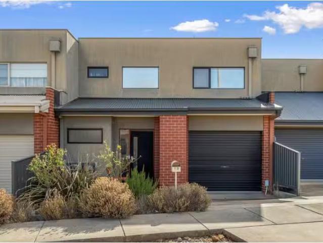 13 Weddell Street, Golden Square Townhouse for rent Listed by.