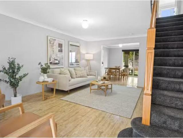 13 Wingello Crescent, Wyoming Townhouse for rent Listed by Br.
