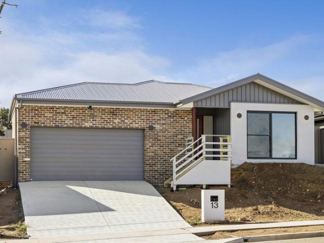 13 Yarrah Drive, Yass Views, Space & A Floor Plan Designed For Living