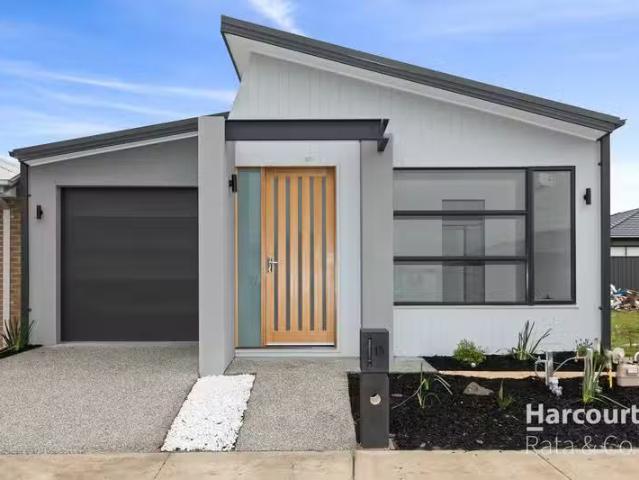 13 Yorkville Road, Kalkallo, VIC 3064 House for Rent