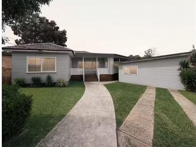13 Angus Avenue, Peakhurst House for rent Listed by Josiah Mo.