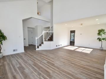 13 Apple Ridge Rd