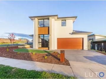 13 Arkwookerum Street, Whitlam House for rent Listed by Maggi.