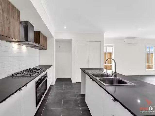 13 Azurite Close, Logan Reserve, QLD 4133