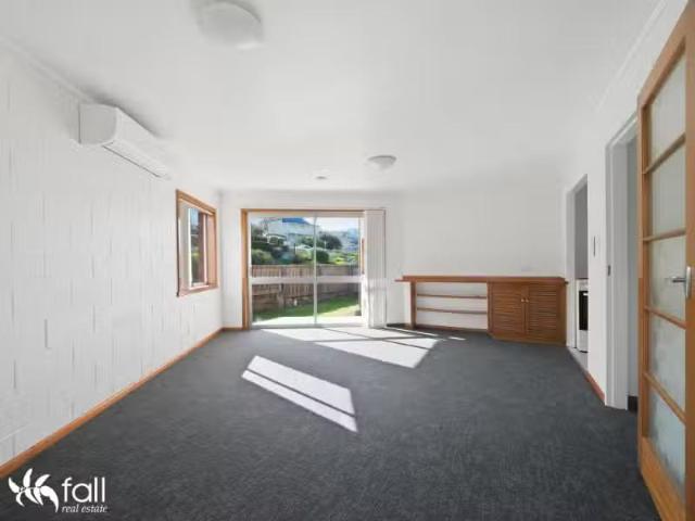 1/3 Balmoral Road, SANDY BAY House for rent Listed by Naomi V.