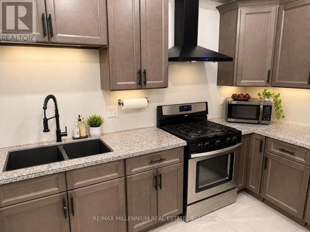 13 Bechtel Street, Cambridge, ON, N3C 1Z7 house for sale | Listing ID X13816 | Royal LePage