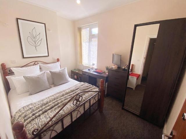 13 Beckingham Road, Leicester LE2 2 bed house to rent £823 pcm £190 pw