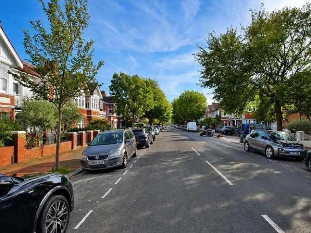 13 bed house for sale