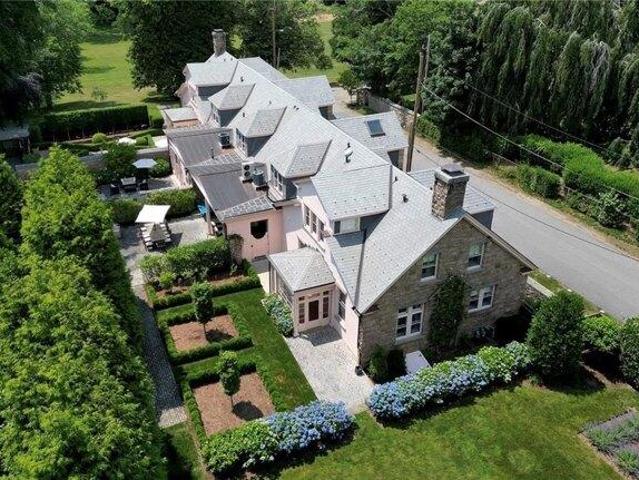 13 bedroom, Newport RI 02840 105403071