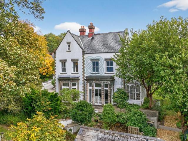 13 bedroom detached house for sale