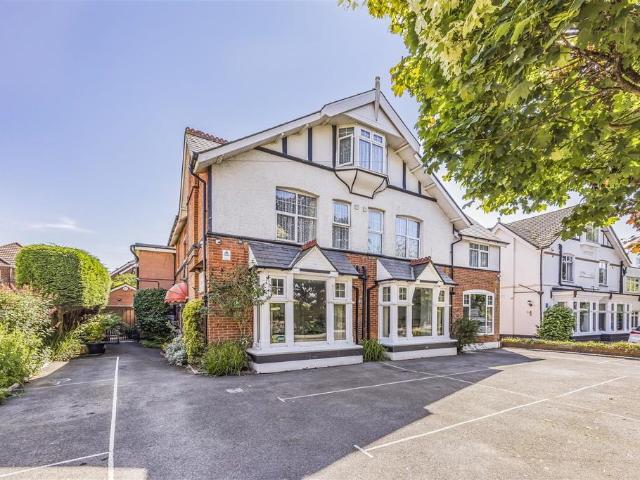 13 bedroom detached house for sale