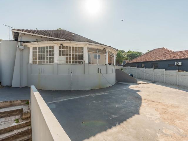 13 Bedroom House For Sale in Essenwood