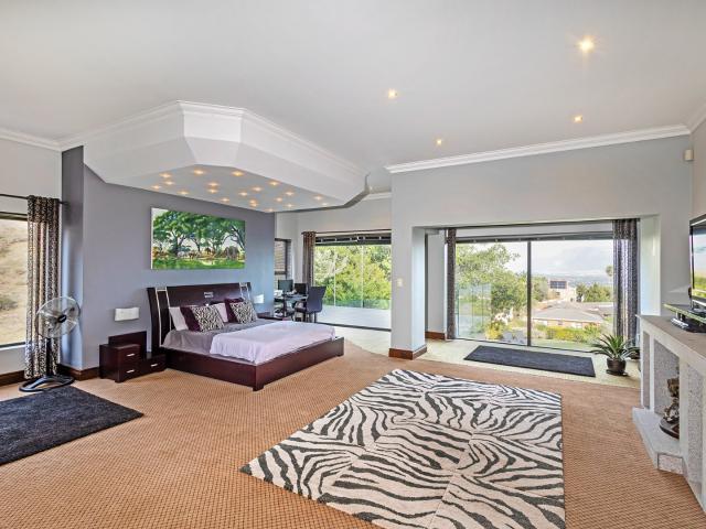 13 Bedroom House For Sale in Plattekloof