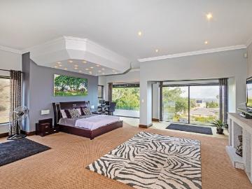 13 Bedroom House For Sale in Plattekloof