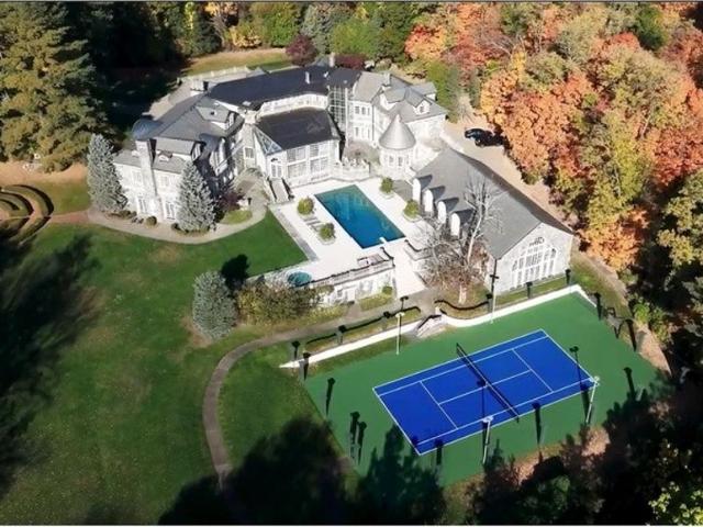13 bedroom luxury mansion for sale in Saddle River, New Jersey
