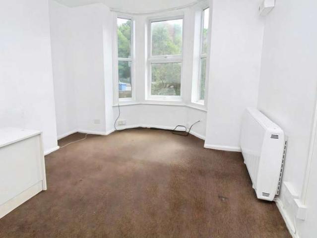 13 Bedroom Studio Flat