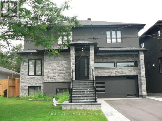 13 Bell Park Street Ottawa, ON K2S1J1