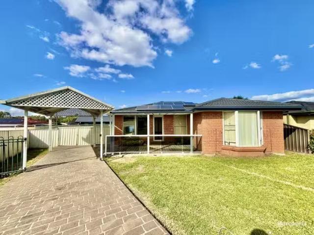 13 Boeing Crescent, Raby House for rent Listed by Campbelltow.
