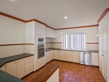13 Blackburn Crescent, Tarcoola Beach, WA 6530