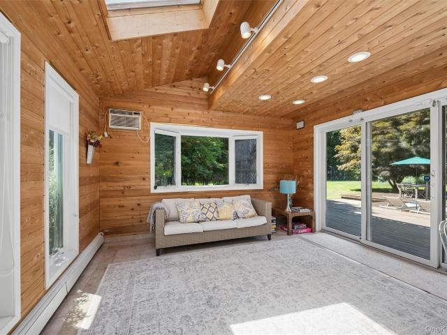13 Buttercup Ln, Westhampton, NY 11977 | MLS #1022