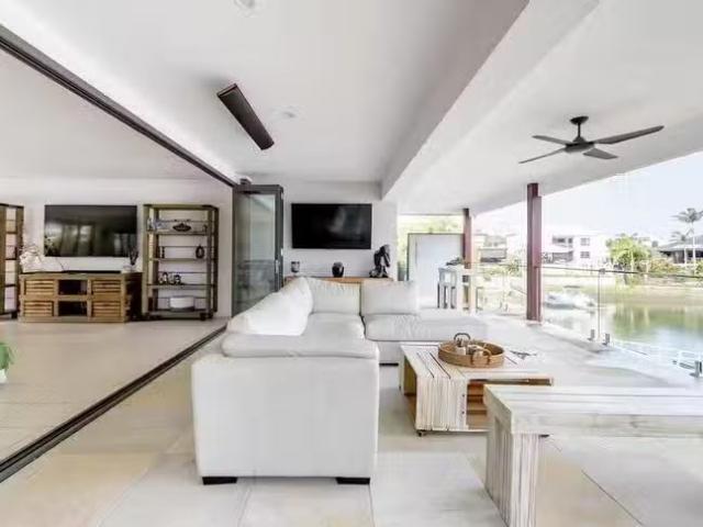 13 Carrara Road, Carrara, QLD 4211