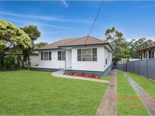 13 Centre Street, Tenambit House for rent Listed by Danica Fe.