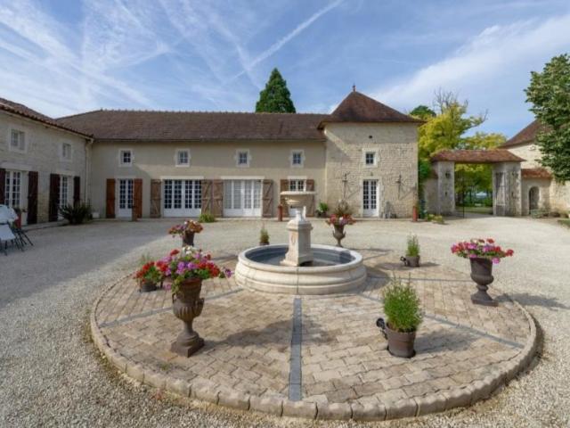 13 chambres, Valdelaume Charente 79110 91475282