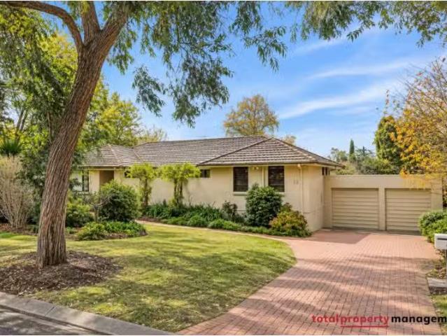 13 Charlotte Street, Red Hill House for rent Listed by Carly.