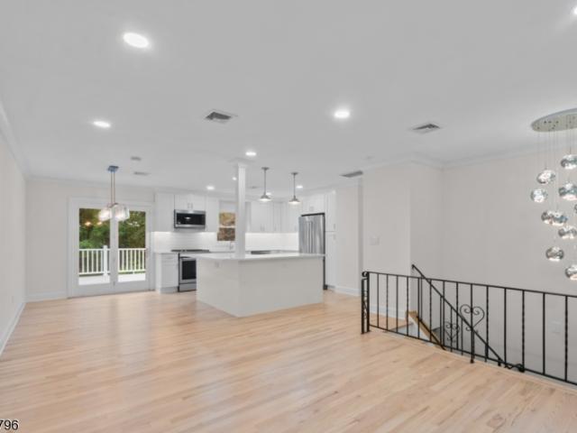 13 Chickadee Rd