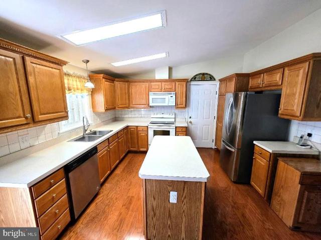 13 Cinnamon Drive