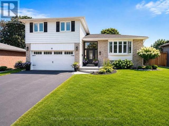 13 Clover Avenue, Barrie, ON, L4N 3M7 house for sale | Listing ID S13706 | Royal LePage