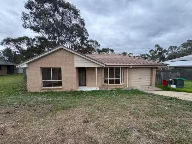 13 Dale Crescent, Armidale House for rent Listed by Property.