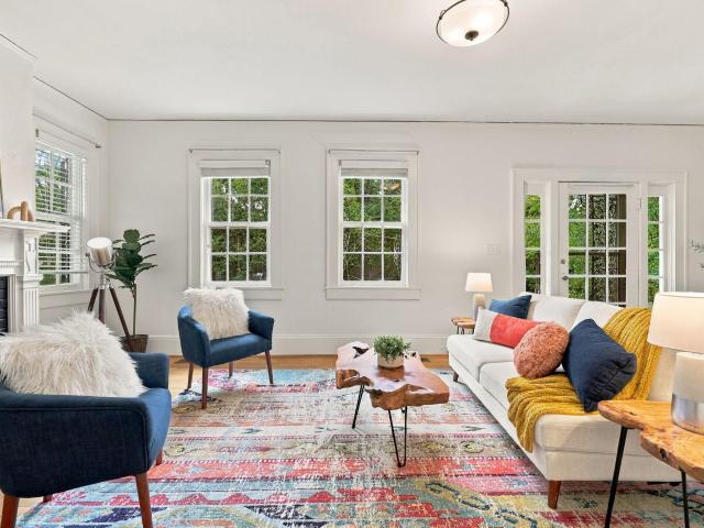 13 Davie Circle