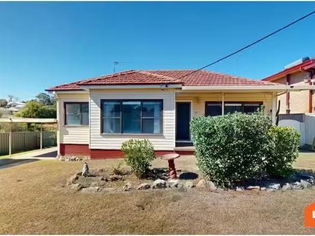 13 Dixon Street, East Maitland House for rent Listed by Leah.