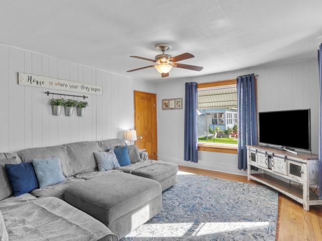 13 E 2nd Street