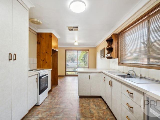 13 Eaton Street, Ashmont NSW 2650