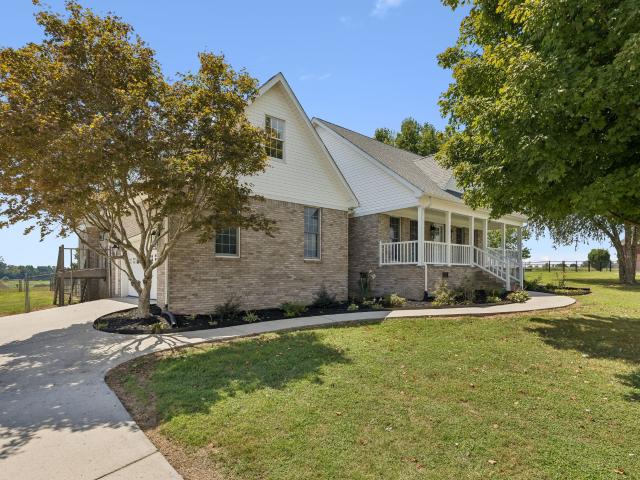 13 Elizabeth Cir