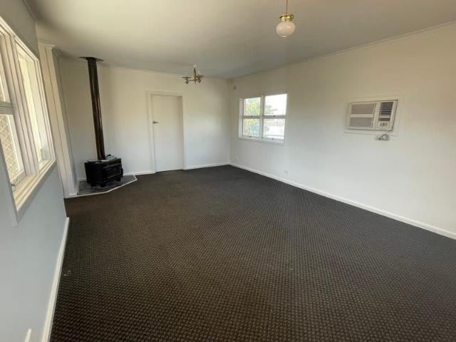 13 Elizabeth Road, Christie Downs