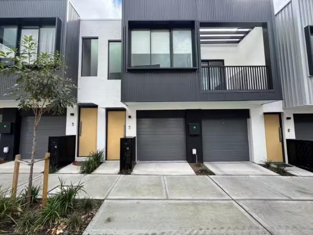 13 Farrell Street, Edmondson Park Townhouse for rent Listed b.