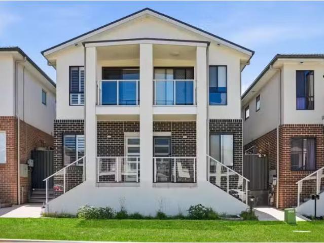 13 Fernyhough Street, Rouse Hill House for rent Listed by Oli.