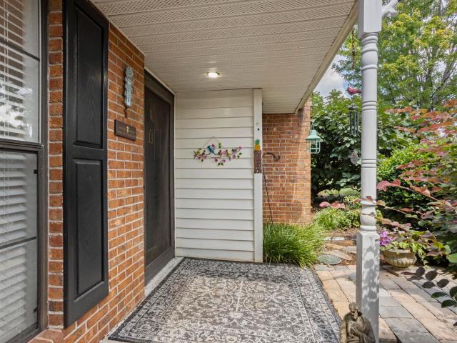 13 Forest Lake Drive