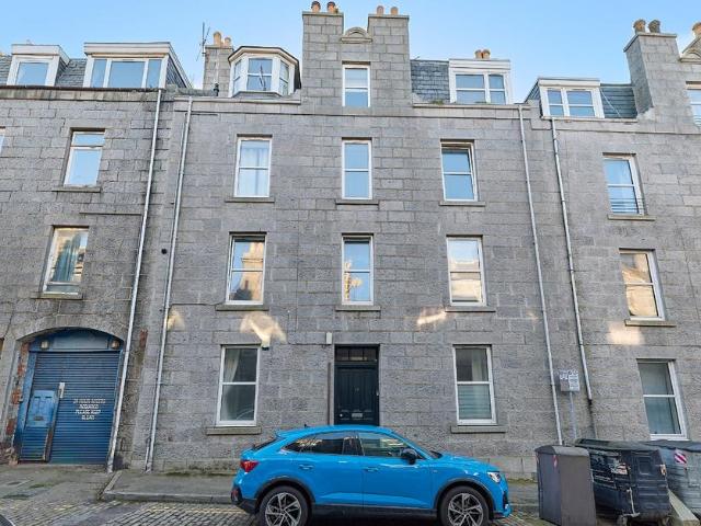 13 Fraser Street, Aberdeen, AB25 2 bed flat to rent £750 pcm £173 pw