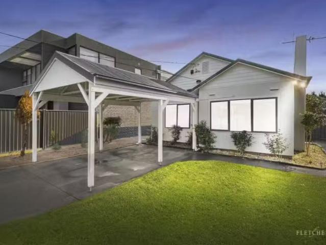 1/3 Goodrich Street, Bentleigh East VIC 3165 Villa Auction
