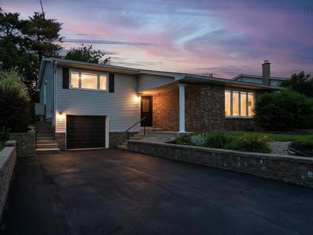 13 Granville Road, Bedford, NS, B4A 3R5 house for sale | Listing ID 202617 | Royal LePage