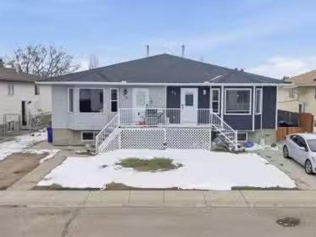 13 Green Meadow Crescent, Strathmore, AB, T1P 1H4 house for.