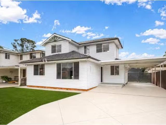 13 Gwydir Street, Greystanes House for rent Listed by Suad Am.