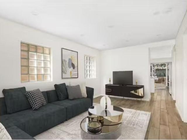 1/3 Hardie Street, Neutral Bay Townhouse for rent Listed by J.