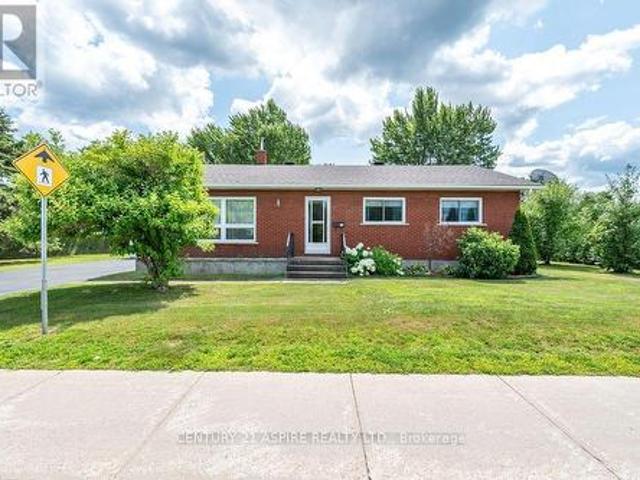 13 Herman Street, Petawawa, ON, K8H 1W1 house for sale | Listing ID X13808 | Royal LePage